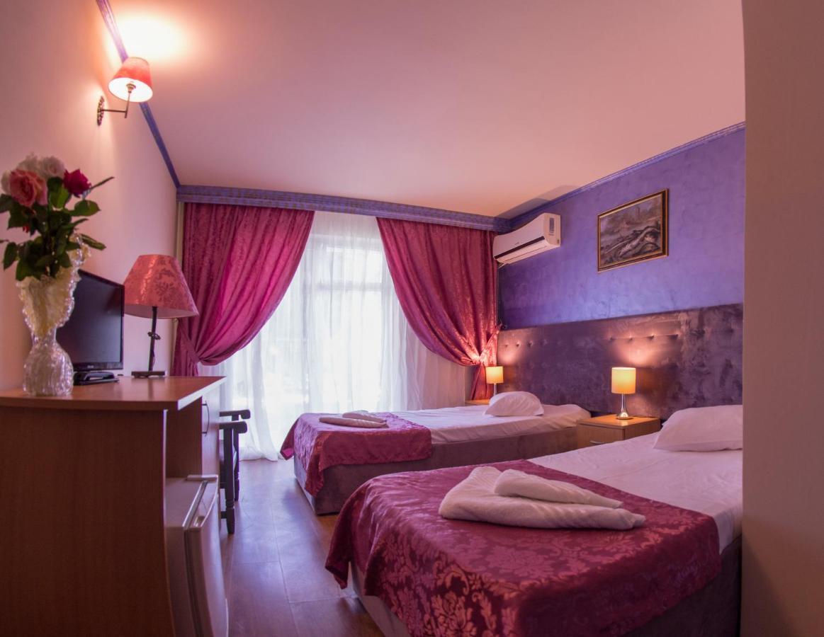 Voila Mamaia Hotell Exteriör bild