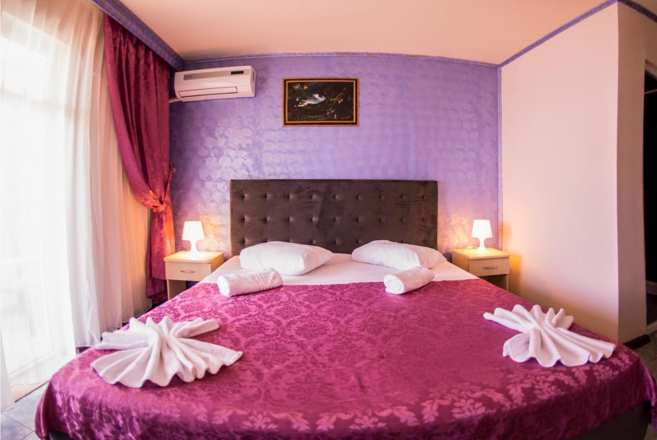 Voila Mamaia Hotell Exteriör bild
