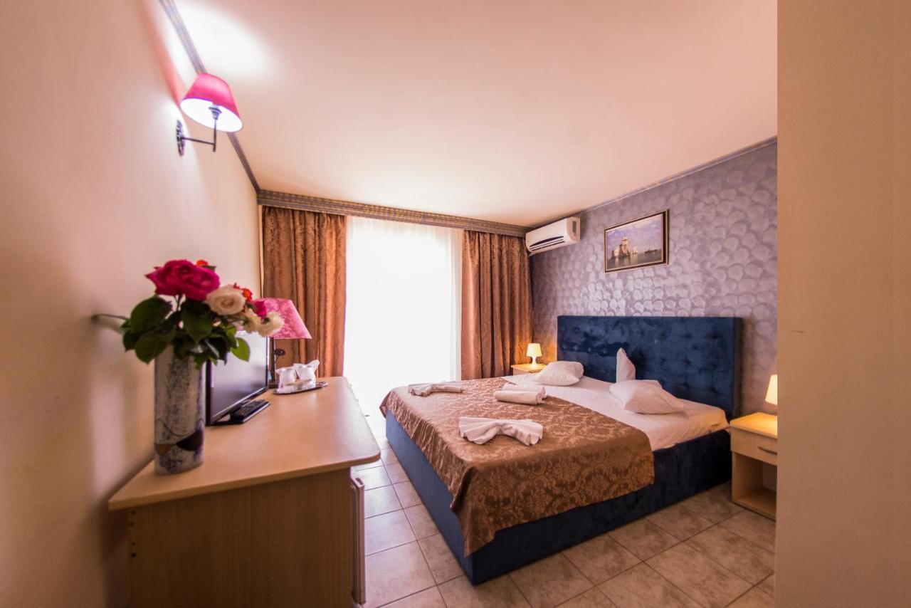 Voila Mamaia Hotell Exteriör bild