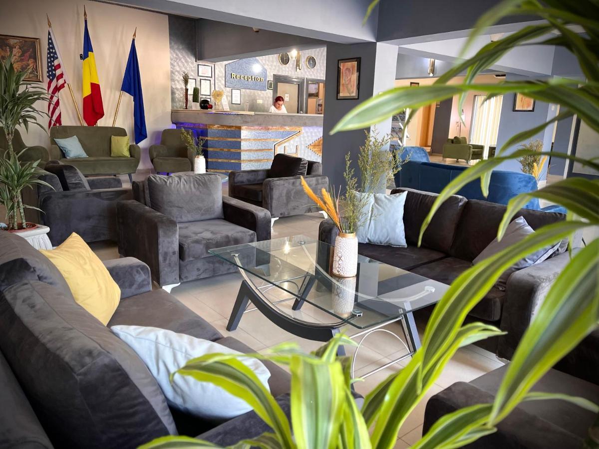 Voila Mamaia Hotell Exteriör bild