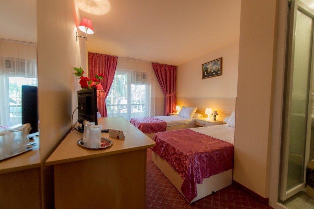 Voila Mamaia Hotell Exteriör bild