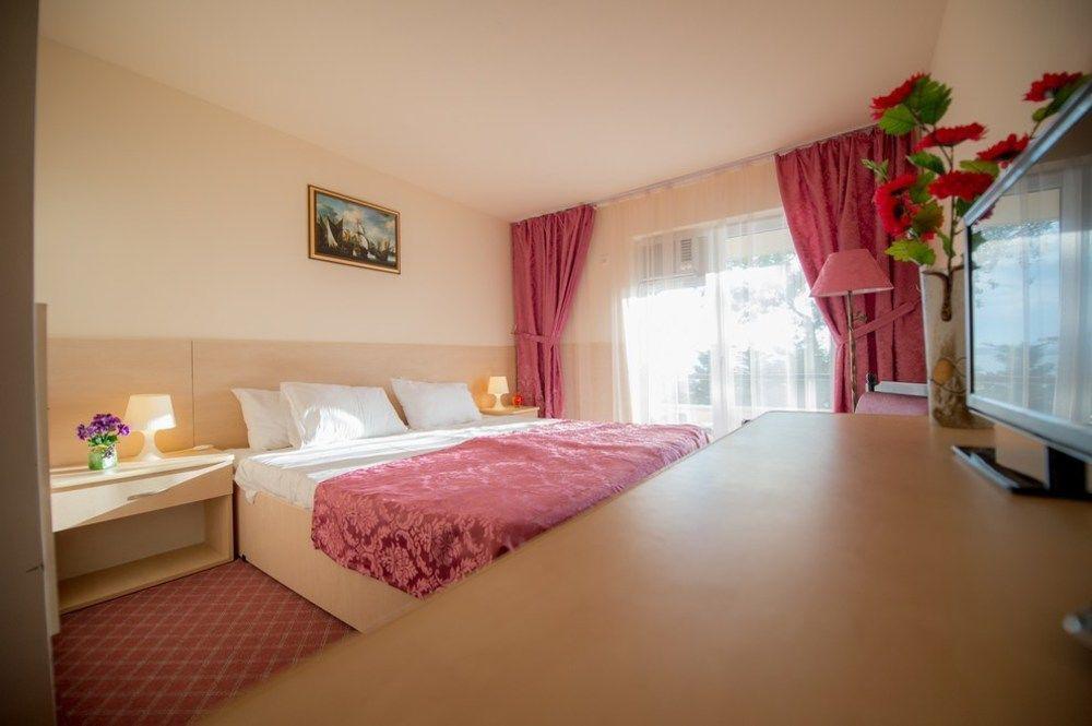 Voila Mamaia Hotell Exteriör bild