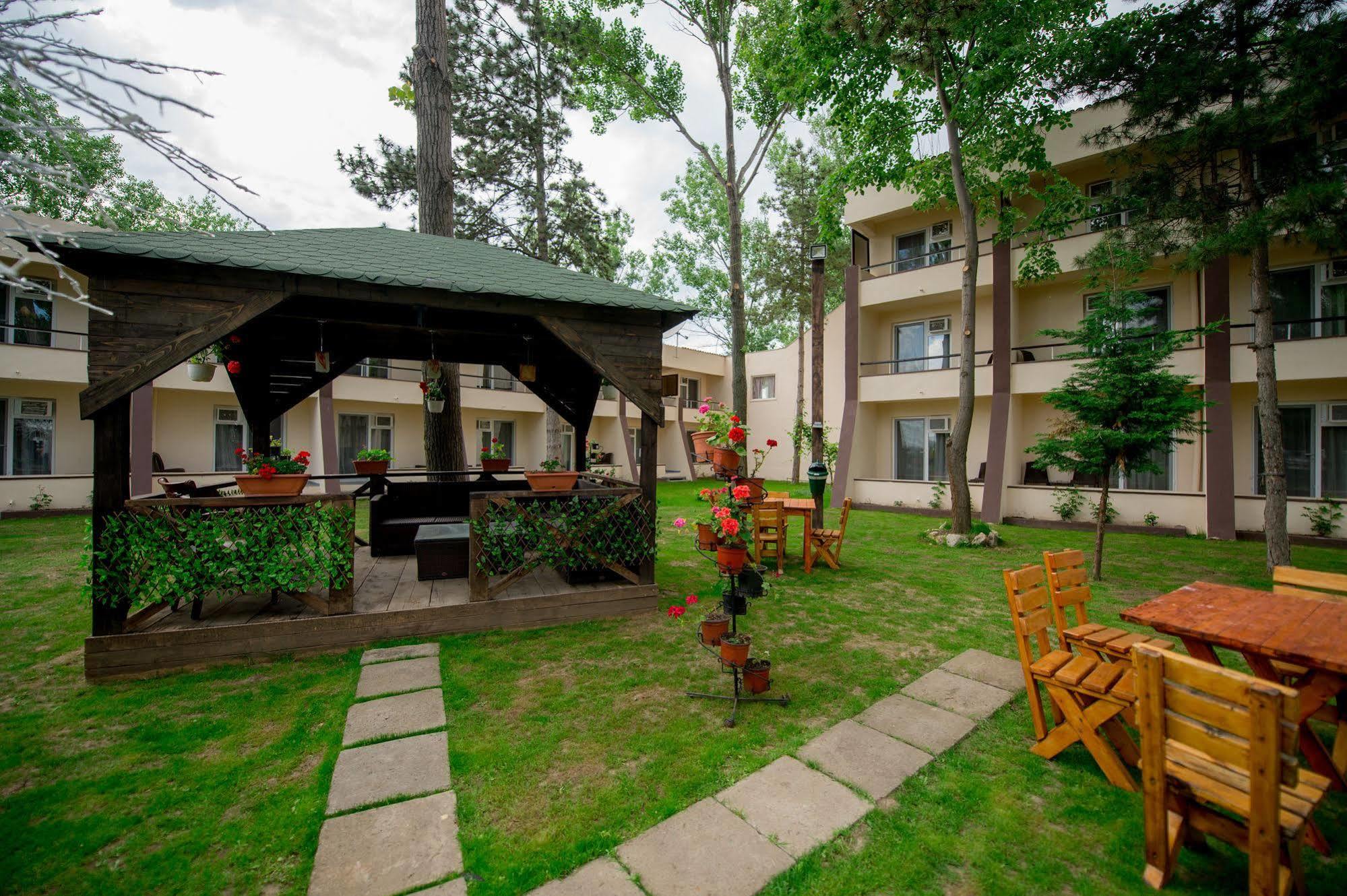 Voila Mamaia Hotell Exteriör bild