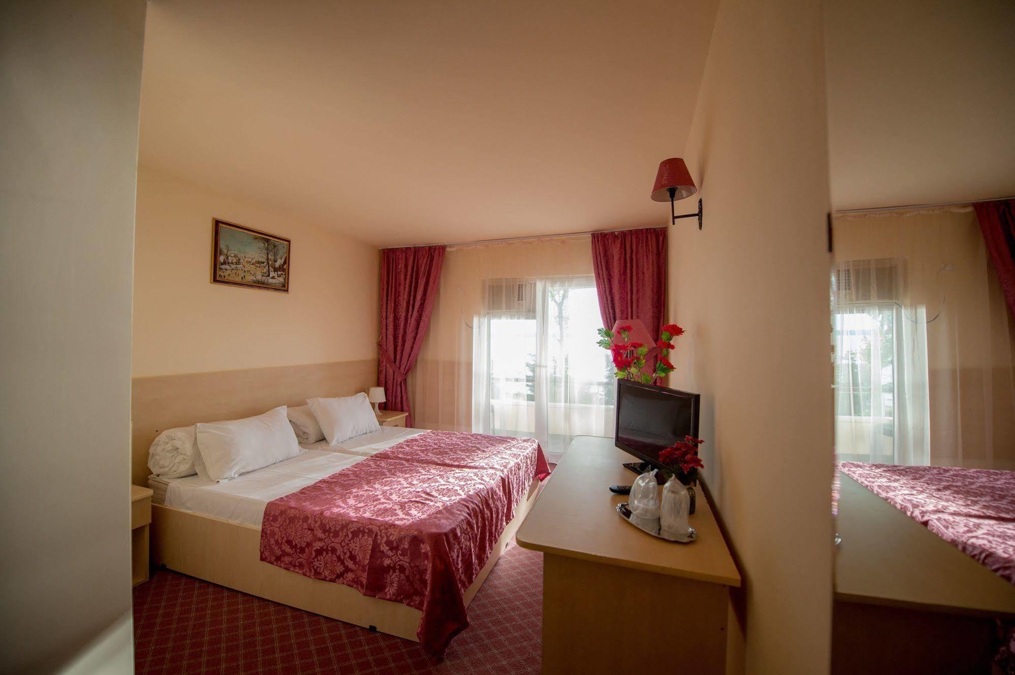 Voila Mamaia Hotell Exteriör bild